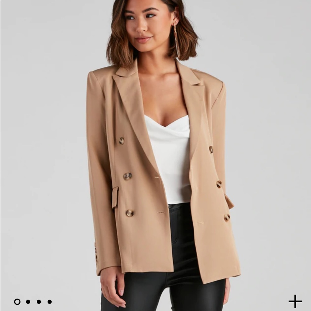 neutral/tan blazer